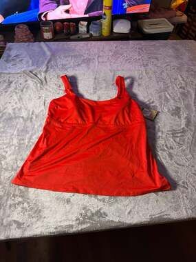 Nike Swim Women's Essential Scoop Neck Tankini Top - Red - XL